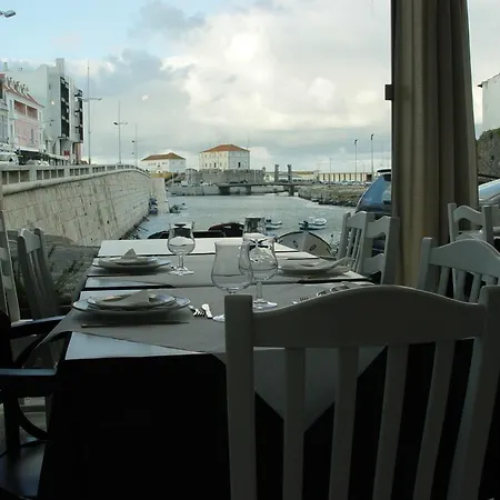 Residencial Popular Hotel Peniche